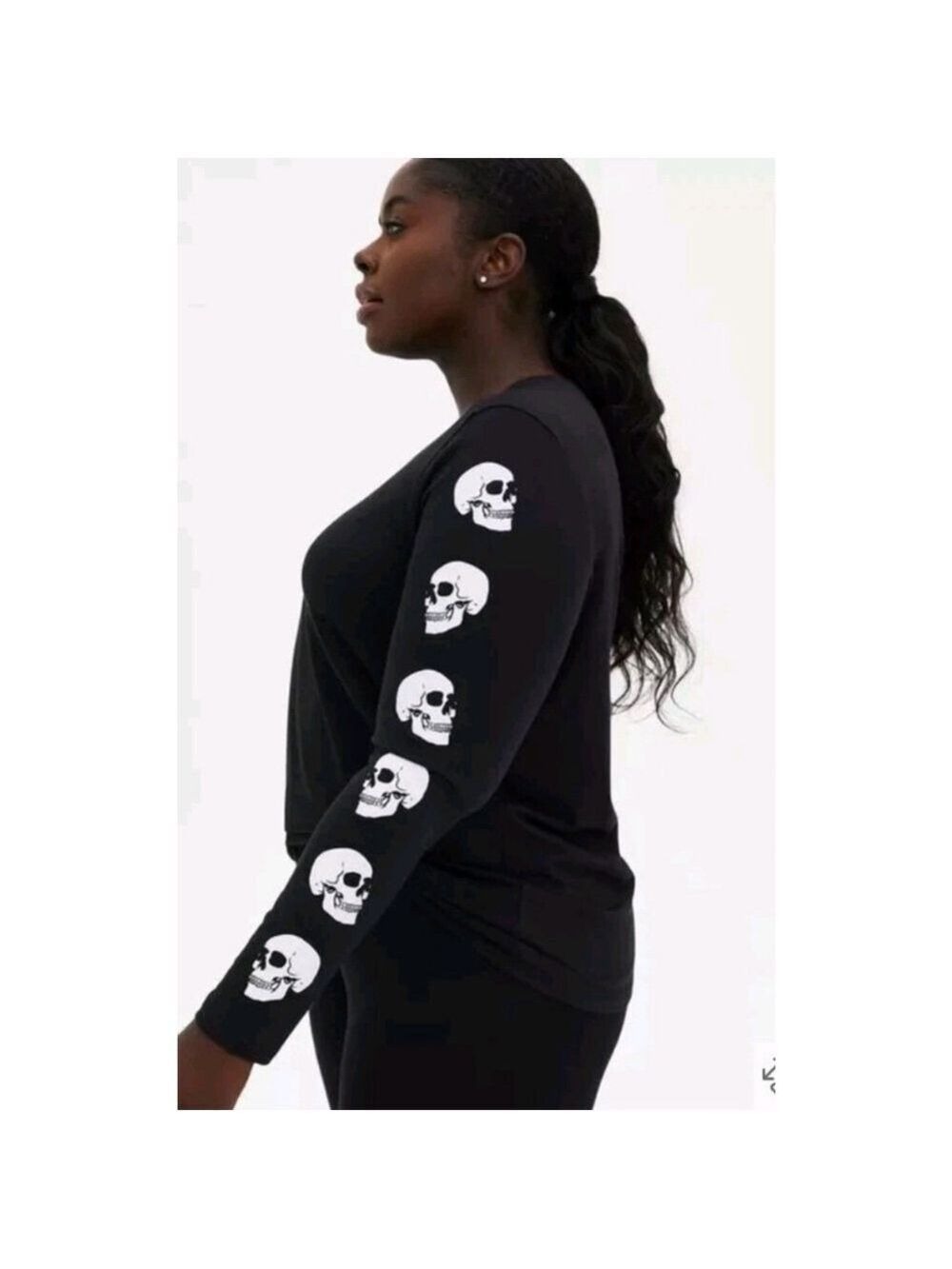 Torrid Black Skulls Graphic Long Sleeve Crew Neck Top Women's Size 2X Slim Fit